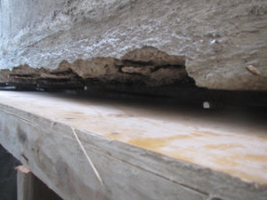 擁壁スラブ(コンクリート)の補修前