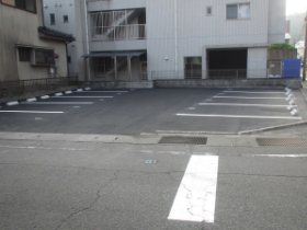 駐車場(舗装、ライン、車止め)工事