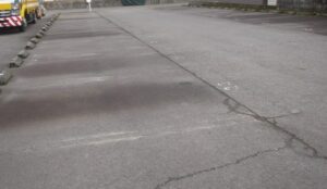 施工前 白線が薄く 枠が分かりにくい