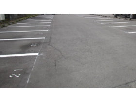 アパート駐車場の白線引き