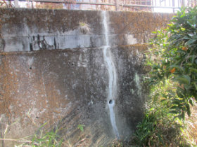 コンクリートひび割れ補修工事